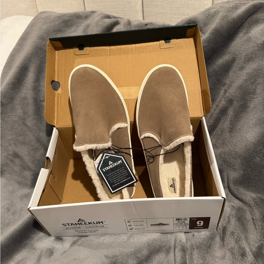 NWT Women’s Staheekum Cozy Camp Mule Tan Slip-On Shoes